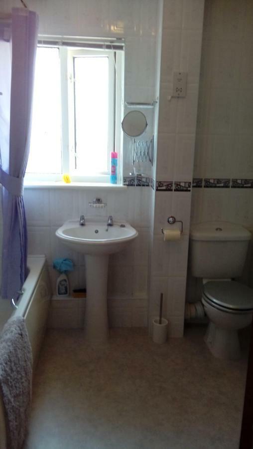 Lavender House Hotel Бридженд Екстериор снимка