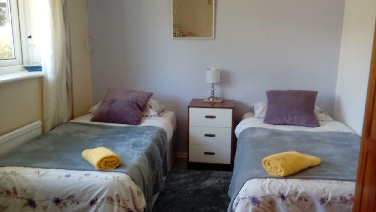 Lavender House Hotel Бридженд Екстериор снимка