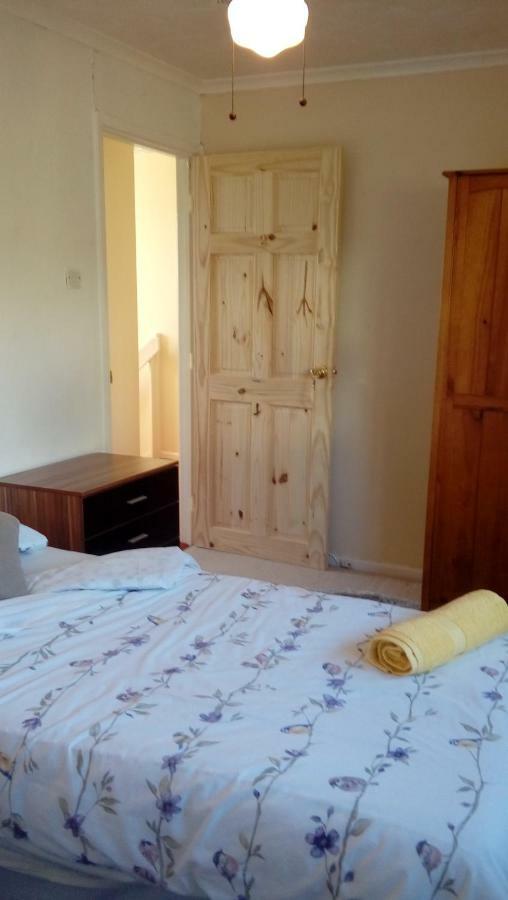 Lavender House Hotel Бридженд Екстериор снимка