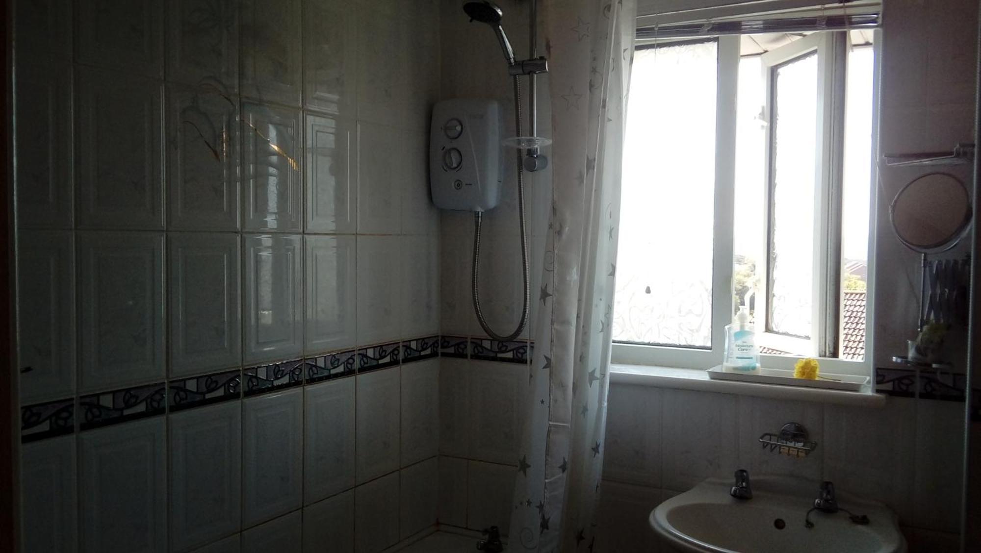 Lavender House Hotel Бридженд Екстериор снимка